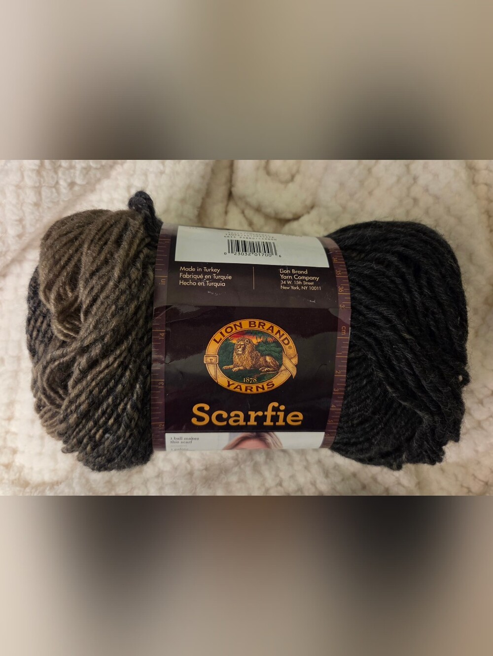 1 LION BRAND SCARFIE YARN SKEIN